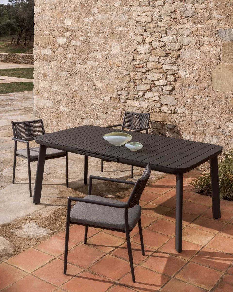 Mesa extensible de exterior Izola de aluminio con acabado grafito 185 (235) x 100 cm