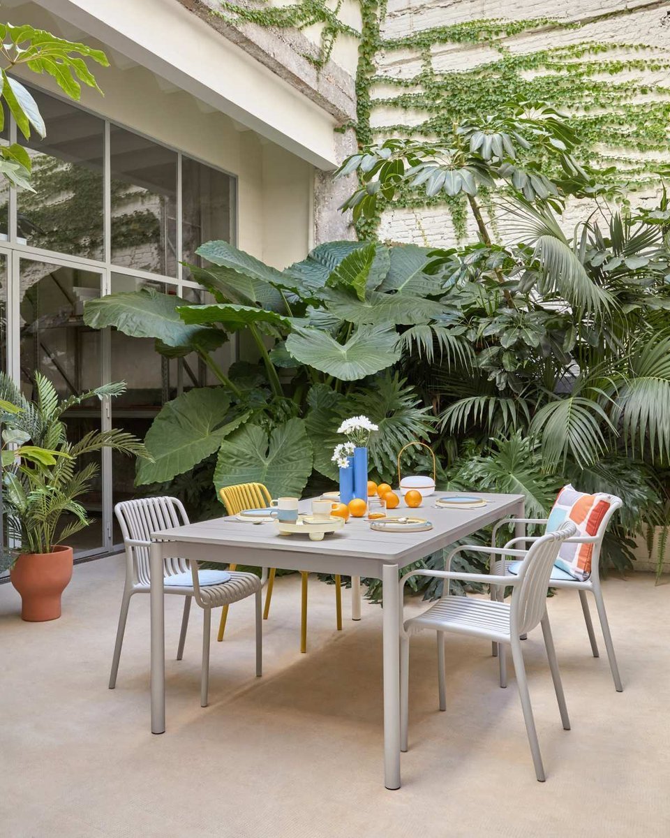 Mesa extensible de exterior Zaltana de aluminio con acabado gris claro 180 (240) x 100 cm