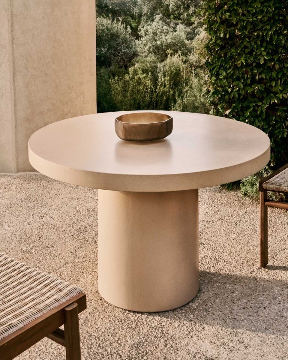Mesa redonda Aiguablava de cemento beige Ø 120 cm