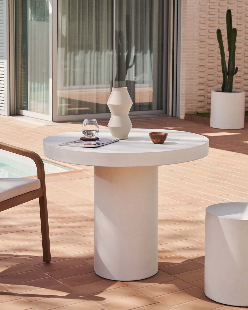 Mesa redonda Aiguablava de cemento blanco Ø 90 cm