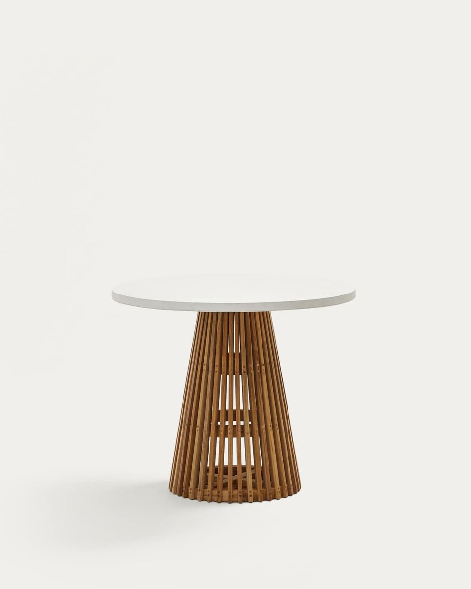 Mesa redonda de exterior Alcaufar de madera maciza de teca y cemento blanco Ø 90 cm