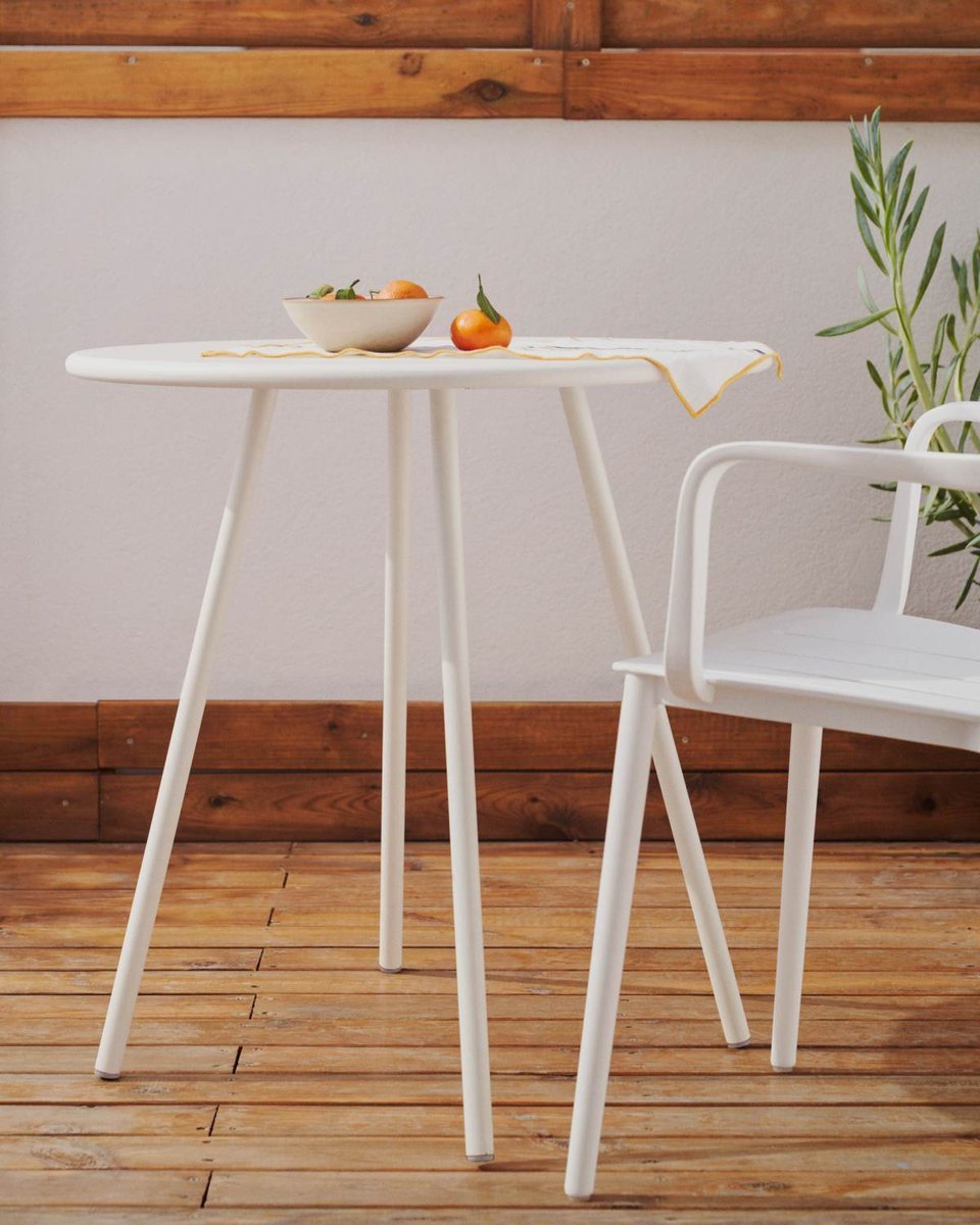 Mesa redonda de exterior Montjoi de acero con acabado blanco Ø 70 cm