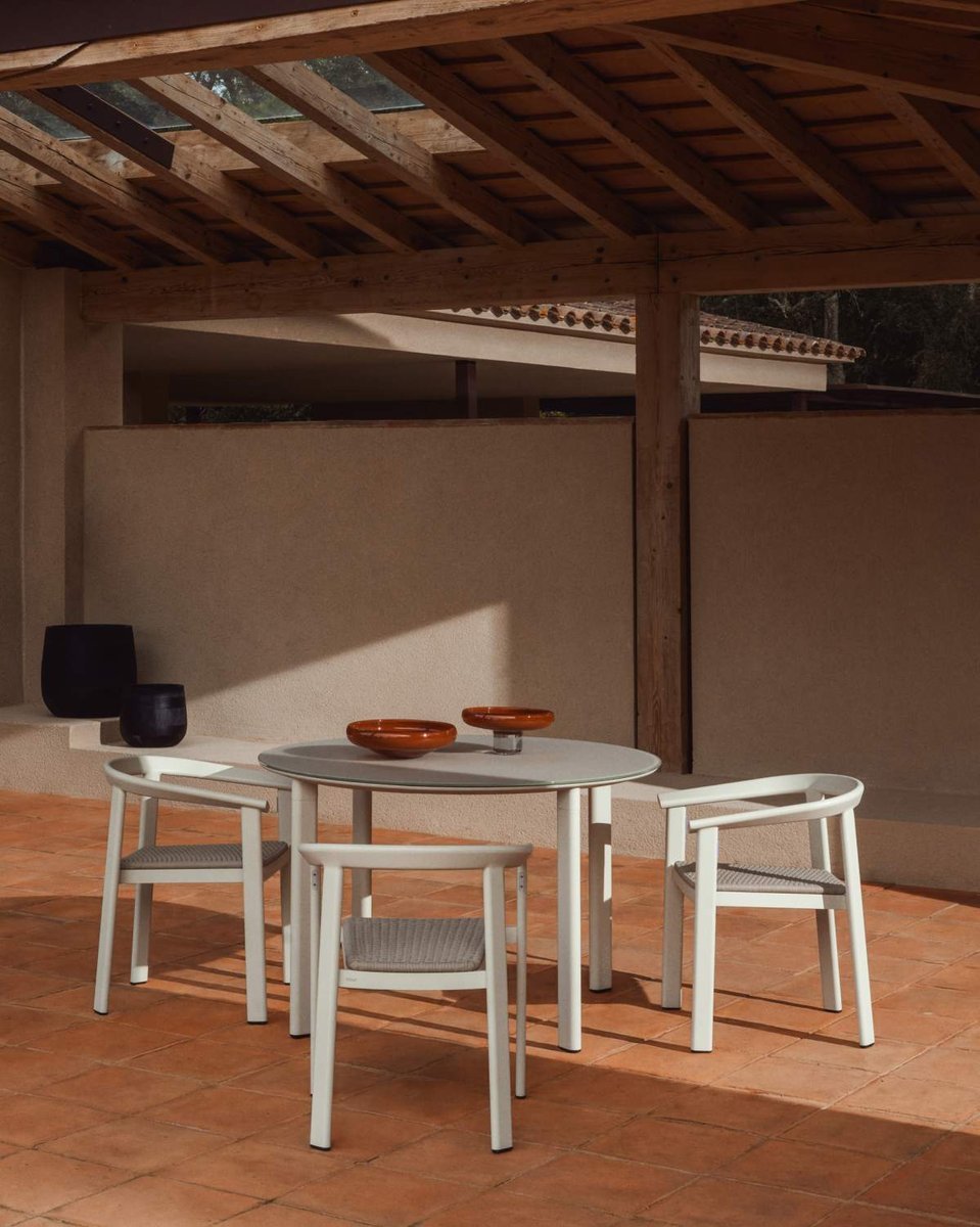Mesa redonda Erice de aluminio y vidrio templado crudo Ø120 cm