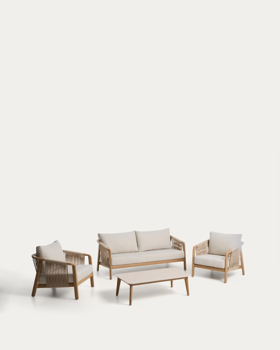 Set de exterior Sirte de sofá 3 plazas, 2 sillones y mesa de aluminio acabado efecto madera y cojines crudo