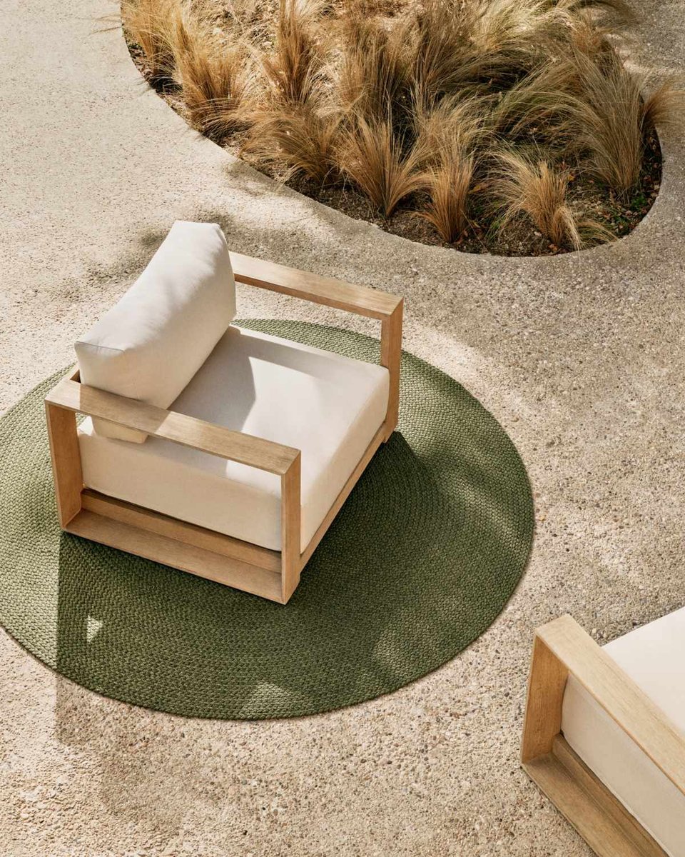 Sillón Ambra de madera maciza de acacia con acabado claro FSC 100%