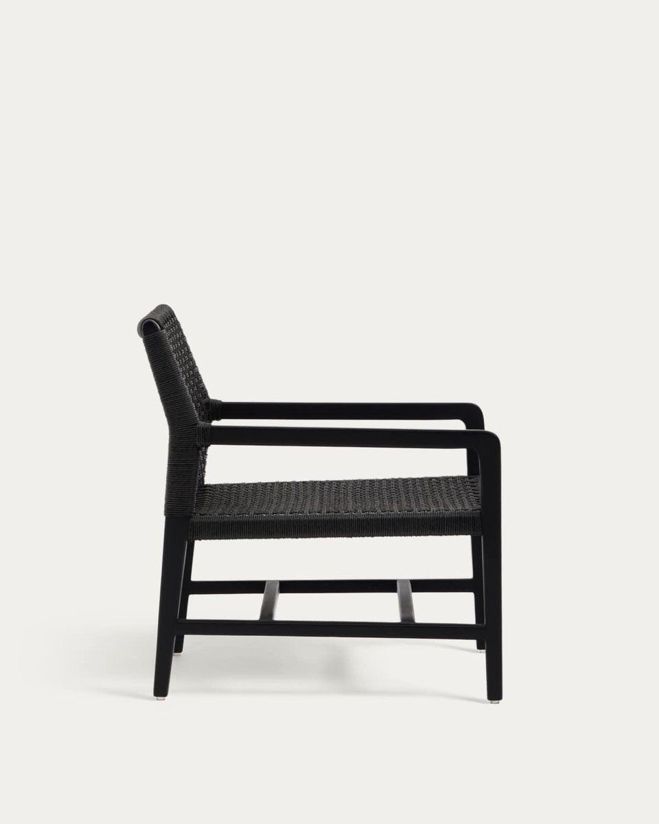 Sillón Sabolla de madera maciza de teca con acabado negro