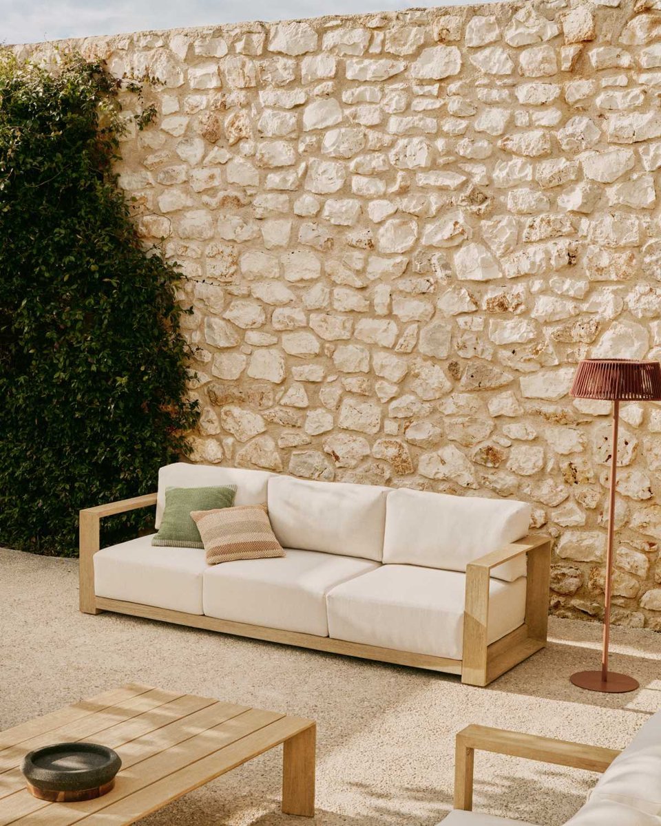 Sofá Ambra de 3 plazas de madera maciza de acacia con acabado claro 249 cm FSC 100%