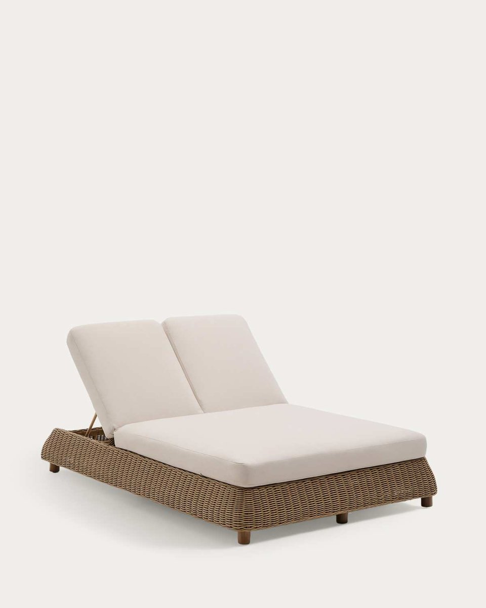 Tumbona doble Meria de ratán sintético y patas de madera maciza de acacia FSC 100%